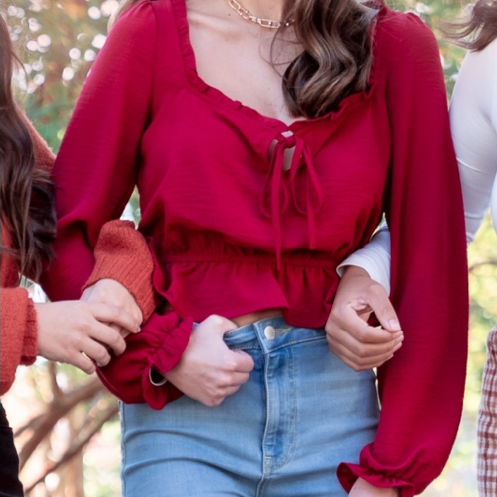 Red top - Picture 2 of 3